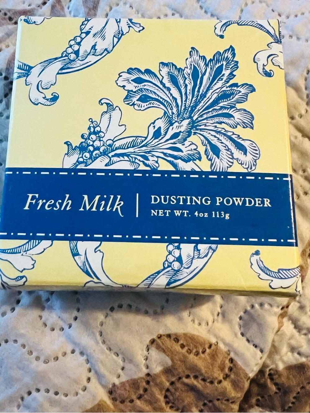 Greenwich Bay 4oz Dusting Powder, Fresh Milk (R44003)